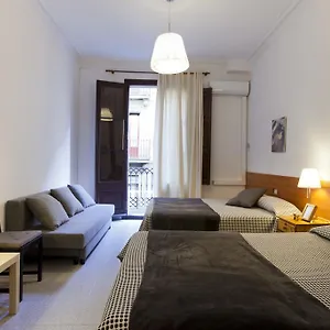 hostal-dragonflybcn.catalonia-hotels.com/